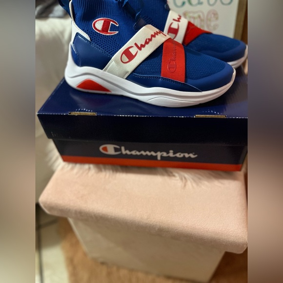 Champion Lady Legend - Picture 3 of 5